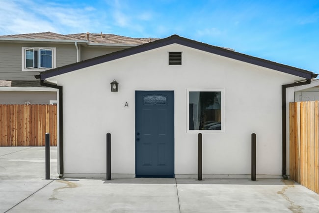 Building Photo - 508 E Palmer Ave