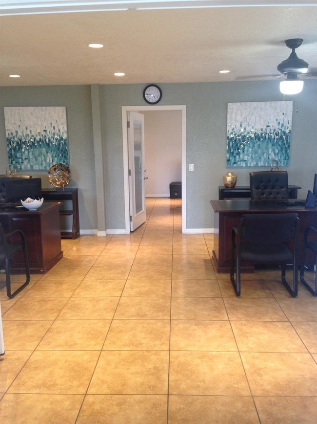 Photo - Ambassador Inn Apartments