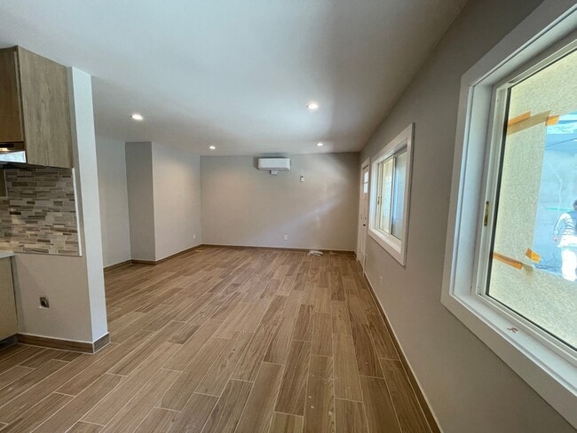 Photo - 20301 Cohasset St Unit 5