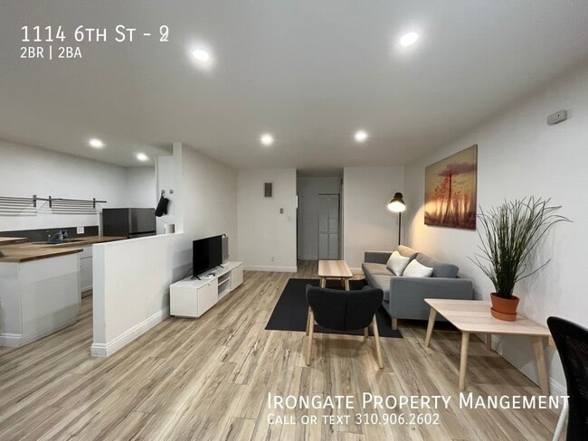 Building Photo - 1114 6th St Unit 2 Rental