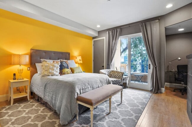 Photo - 16123 Sunset Blvd