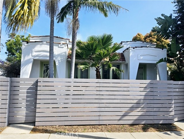 Photo - 910 Victoria Ave Townhome