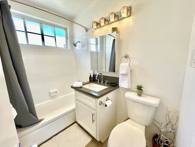 Photo - 315 Junipero Ave