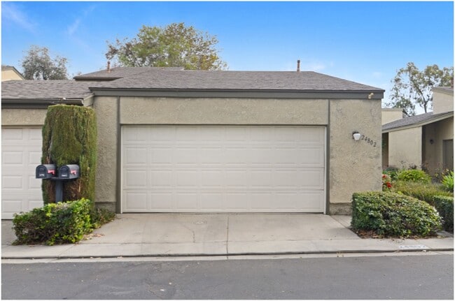 Photo - CHARMING SINGLE LEVEL HOME!