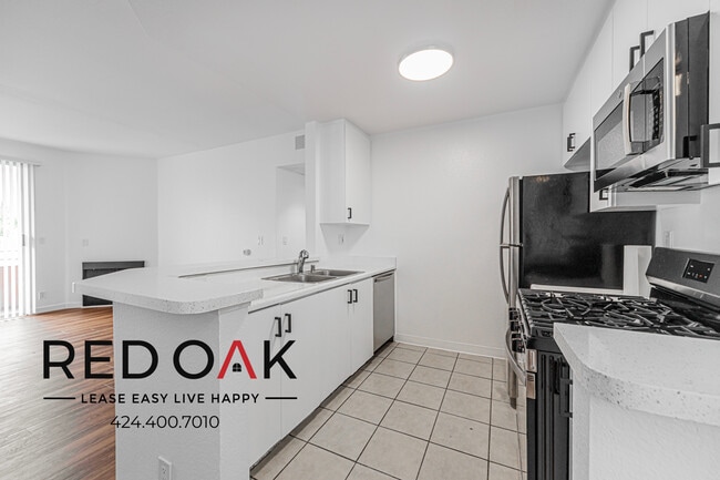 Photo - 7370 Hawthorn Ave Unit 105
