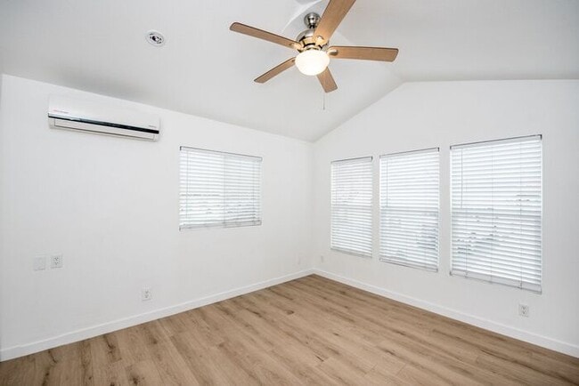 Photo - Newly Renovated 1 Bedroom Cottage