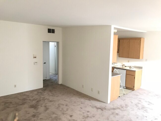 Photo - 14141 Tiara St Unit Apt 13