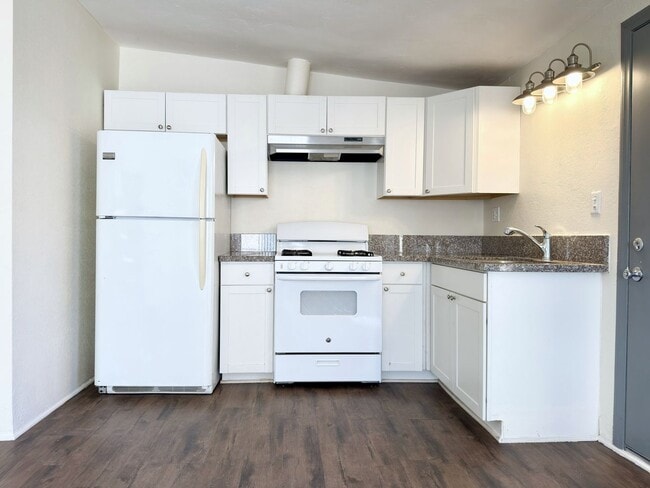 Photo - Spacious Single Level in Duplex! Unit 5B