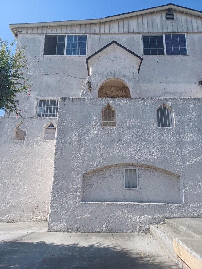 Photo - 2422 E 7th St