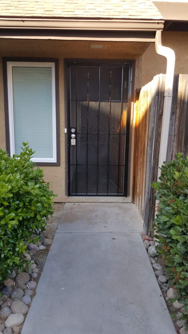 2 Bed/1.5 Bath Townhouse - 2 Bed/1.5 Bath Townhouse