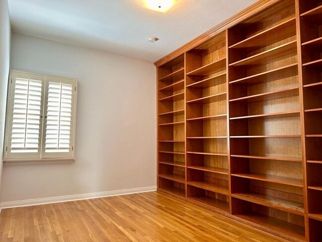 Photo - TRIPLEX Unit 8254 Norton Ave.