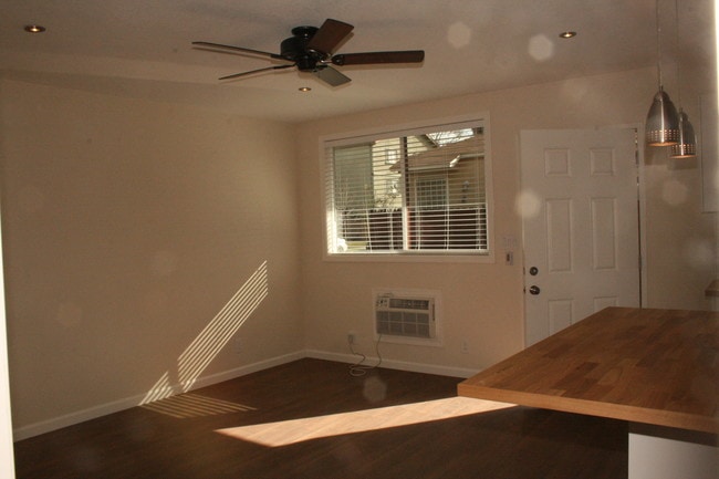 Photo - 2527 Elm Ave Unit B