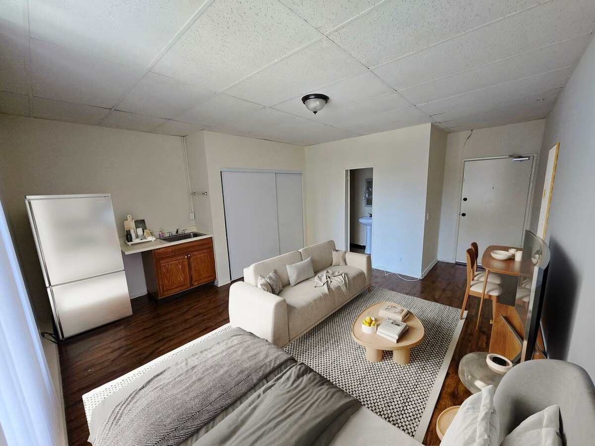 Photo - 627 Normandie Ave Apartment Unit 2B
