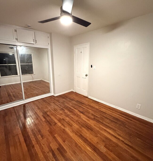 Photo - 10617 Oxnard St Unit 6