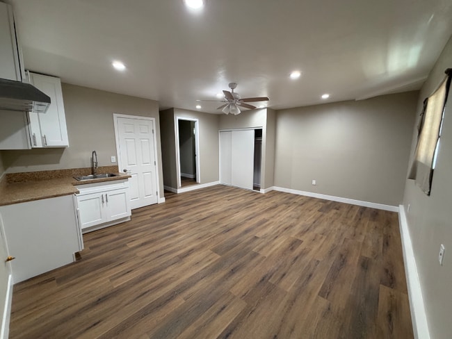 Photo - 2828 W 7th St