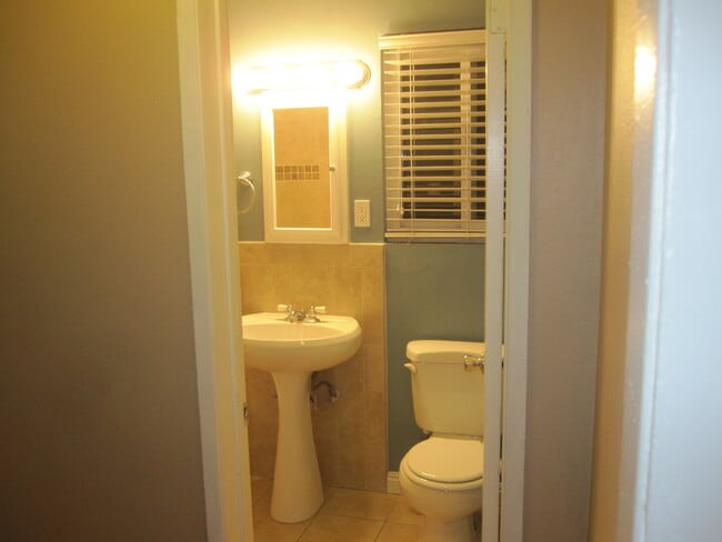 Photo - 215 Covina Ave Unit 3