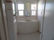 full bath - 905 Coronado Dr House