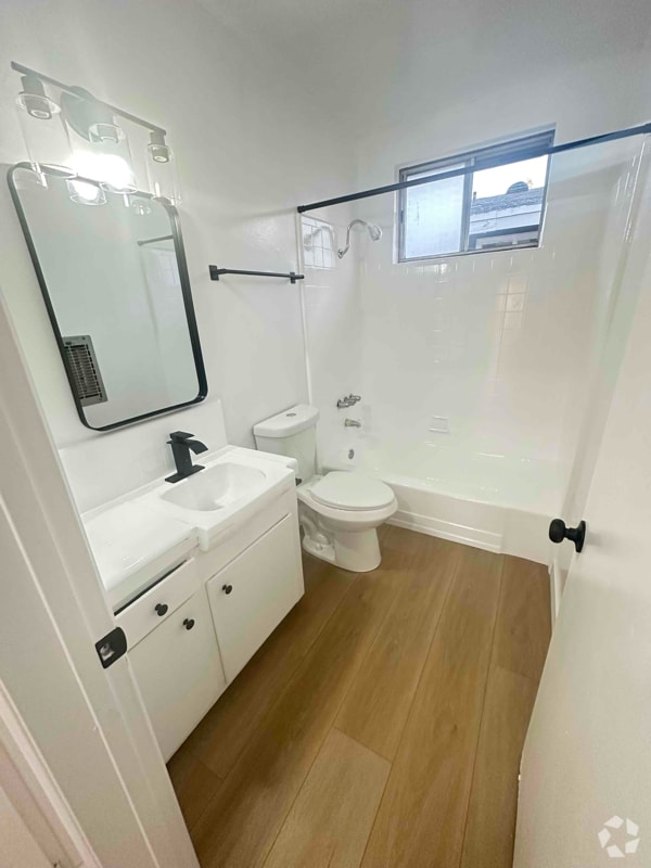 Building Photo - 8126 Owensmouth Ave Rental