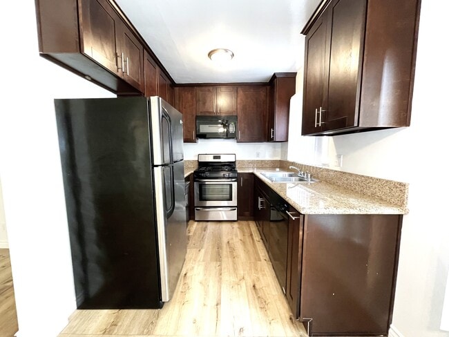 Photo - Palms Apartments