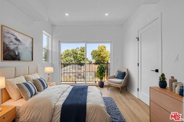 Photo - 10828 Hesby St