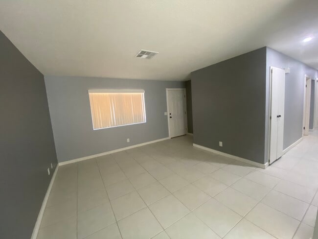 Building Photo - 32415 Pueblo Trl Unit A