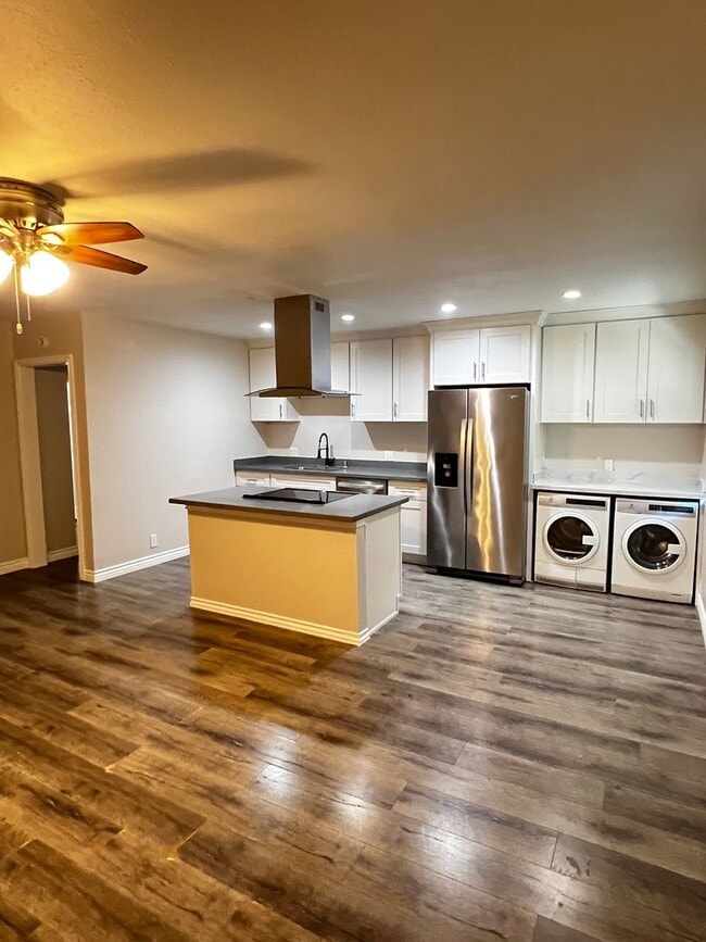 Photo - 1244 E. 4th Street Apartments