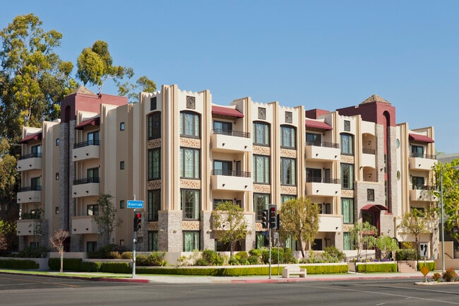Photo - 10355 Riverside Dr Unit 205