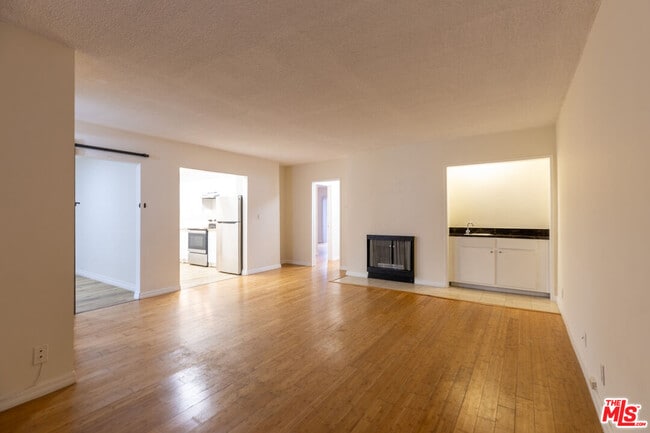 Photo - 1033 6th St Apartment Unit 107