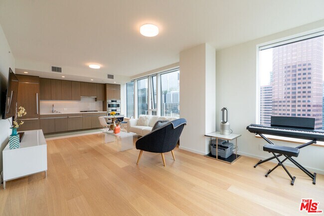 Photo - 889 Francisco St Unit 1903