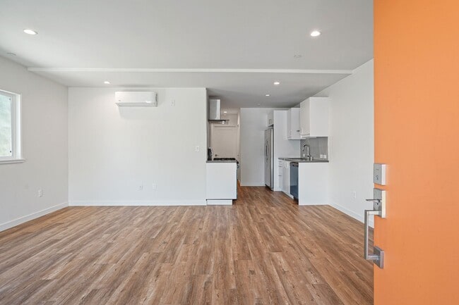 Photo - 1166 Cochran Ave Unit 2