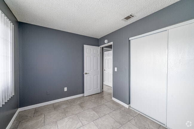 2BR, 1BA - 600SF - Secondary Bedroom - White Street Apartments