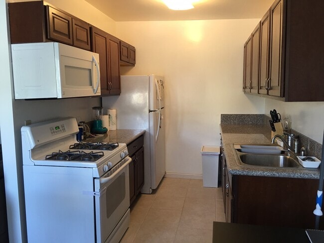 Building Photo - 3232 Estara Ave