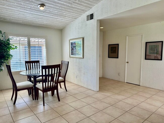 Photo - 432 Sierra Madre S