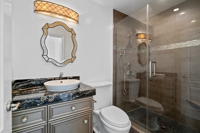 2nd Bedroom full bathroom - 1734 N Verdugo Rd