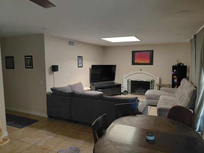 Photo - 575 Pierpont Dr