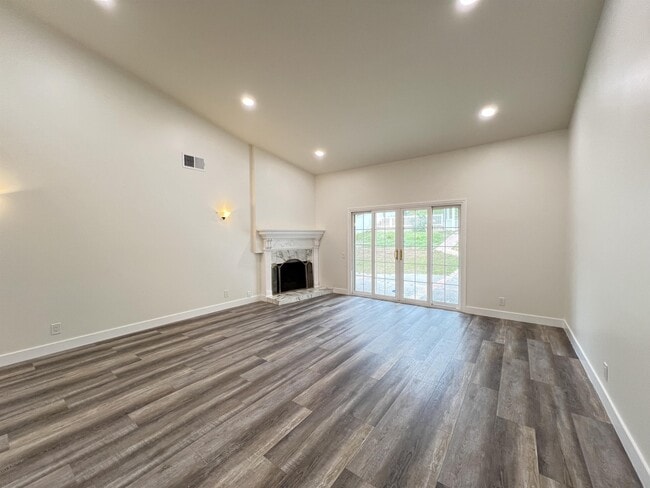 Photo - 3725 Cypress Ln