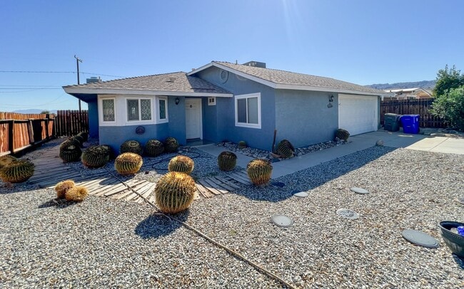 New Paint & Flooring Will Be Installed! - New Paint & Flooring Will Be Installed! House