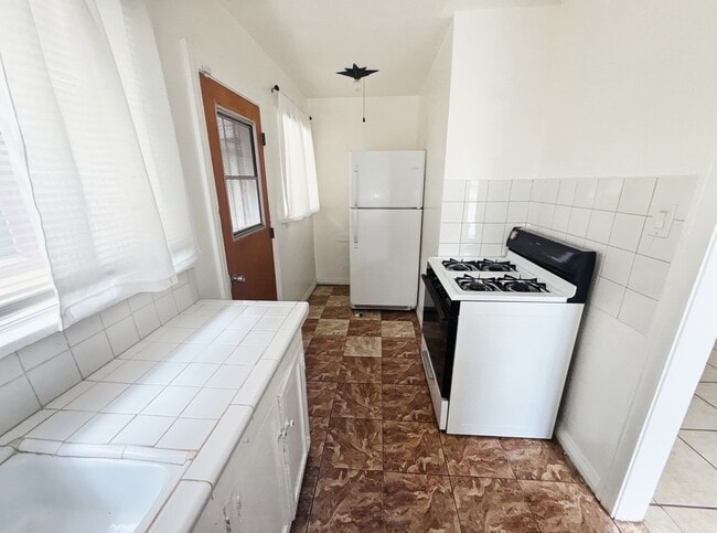 Photo - 139 S 3rd Ave