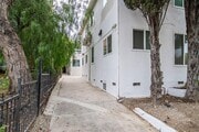 Photo - 2616 Glendale Blvd Apartment