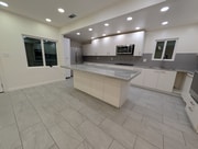 Photo - 18700 Collins St