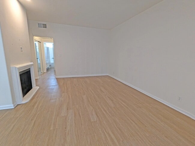 Photo - 912 Croft Ave Unit 103