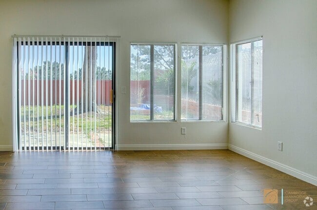 Building Photo - Enjoy Carlsbad living in this beautifully ... Rental
