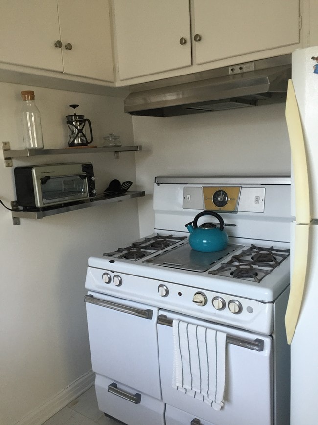 Photo - 10327 1/4 Ashton Ave