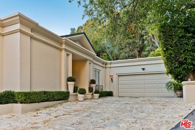 Photo - 2353 Bowmont Dr