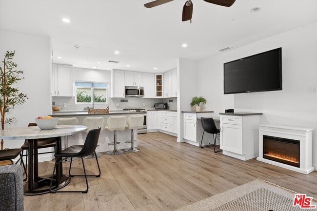 Photo - 6565 Randi Ave