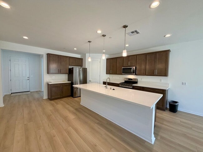 Photo - 21600 Thomas Ct