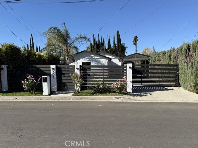 Building Photo - 5527 Beckford Ave