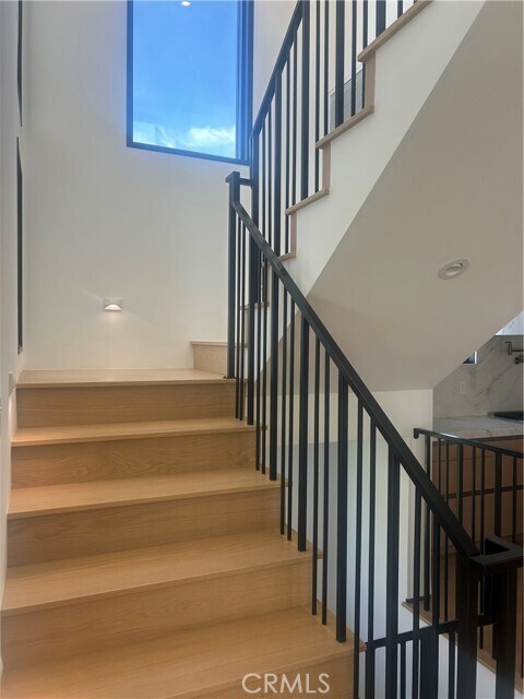 Photo - 612 Begonia Ave