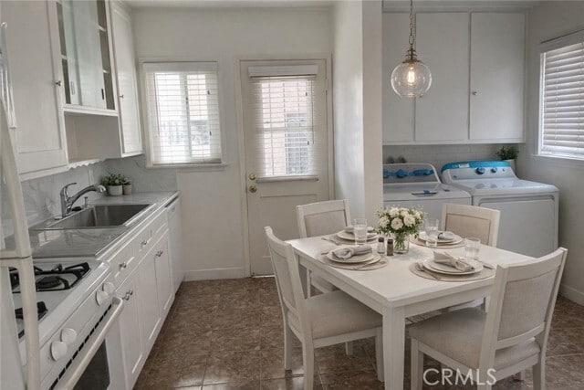 Building Photo - 2400 Marine Ave