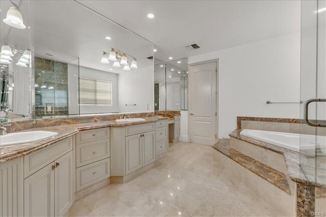 Building Photo - 5150 Teesdale Ave